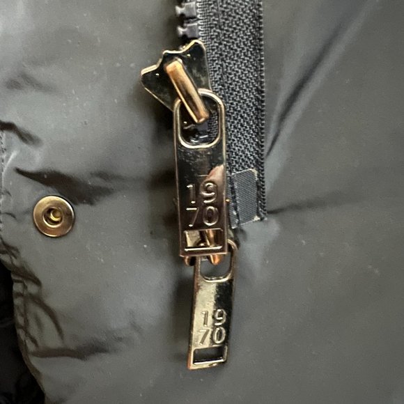 Reversible Down Jacket - Picture 11 of 16